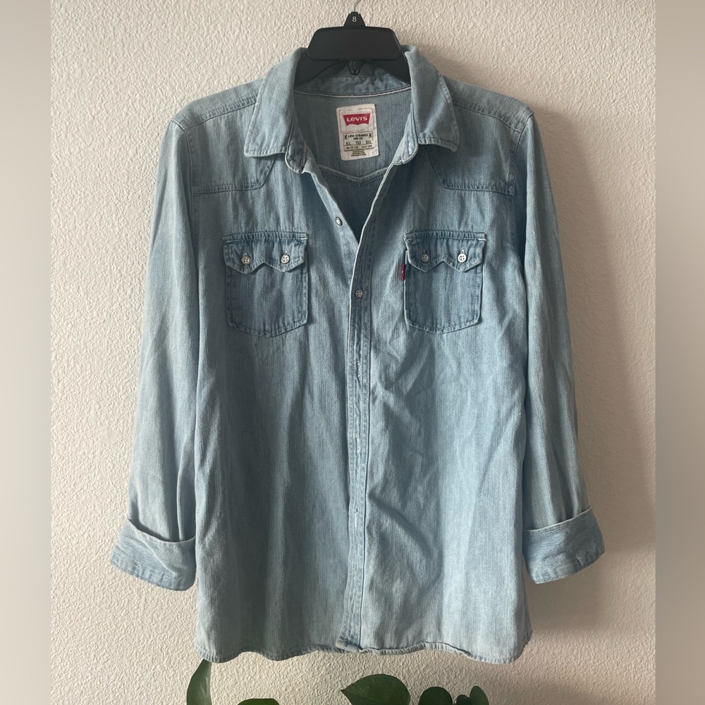 Levi’s Button Down | Youth XL